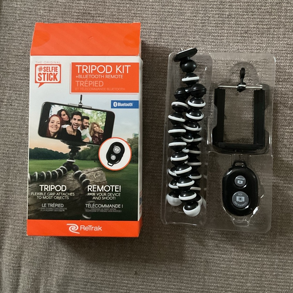 Tripod Kit + Bluetooth Remote NEW - Picture 2 of 4